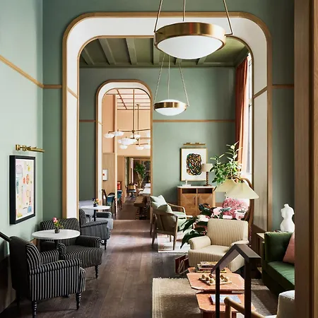 Fidelity Hotel
